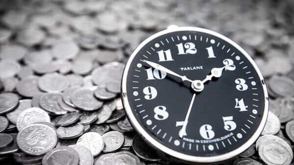 Smart investors think long-term and ignore the noise