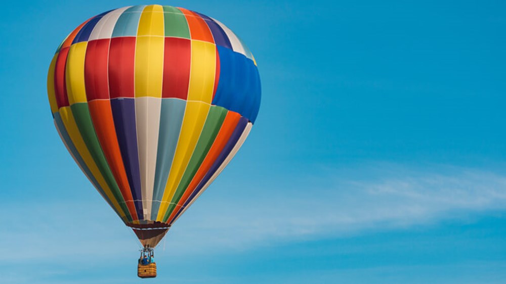 Air balloon in the sky | Wealthify