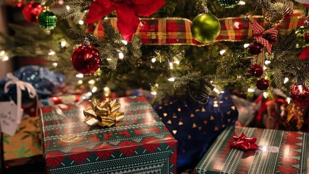 presents under the tree | wealthify.com