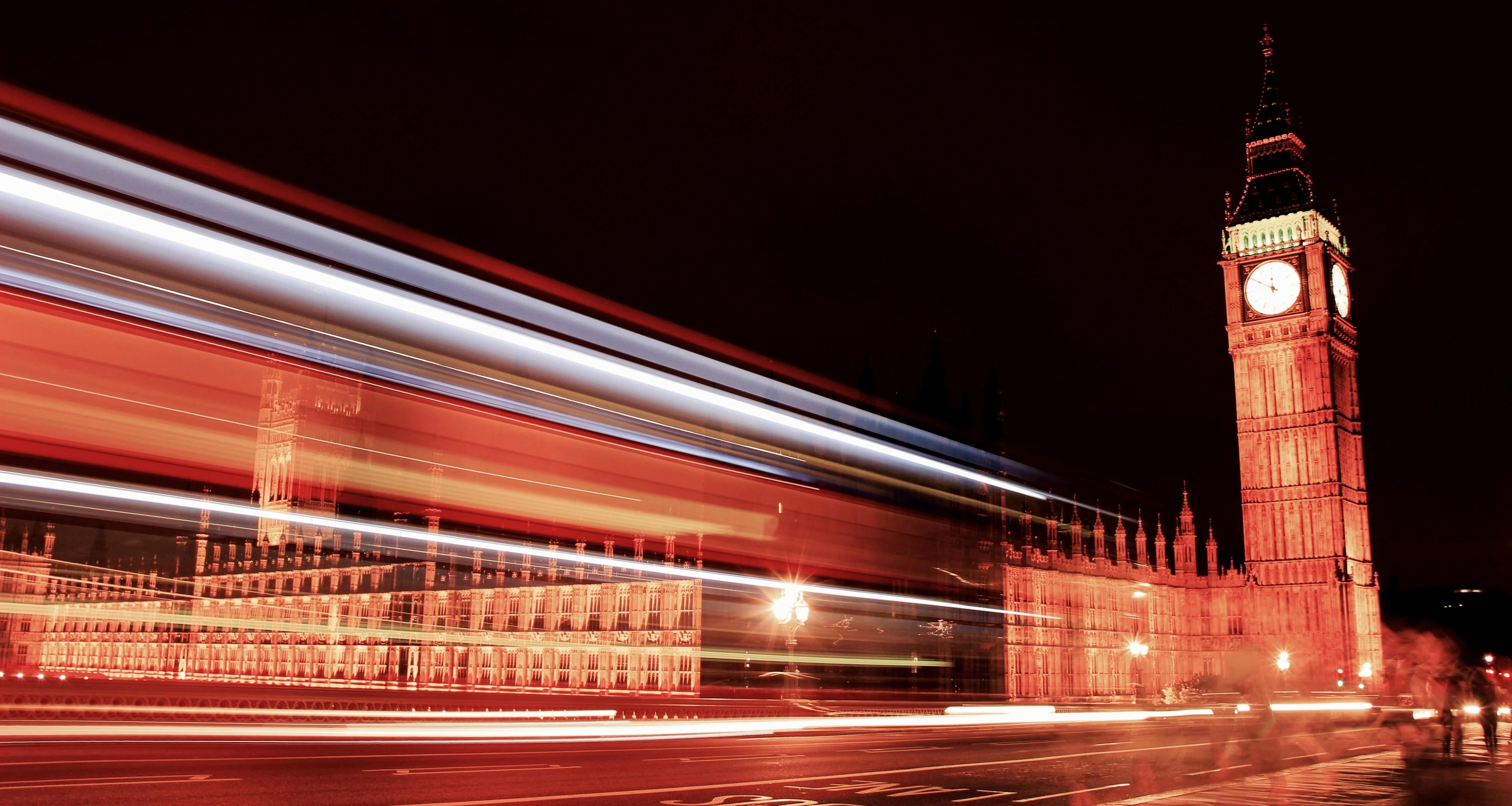 'Photo of Big Ben building in London at night.'