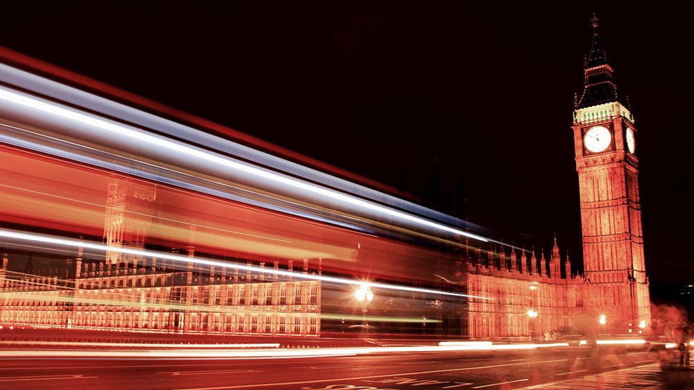 'Photo of Big Ben building in London at night.'